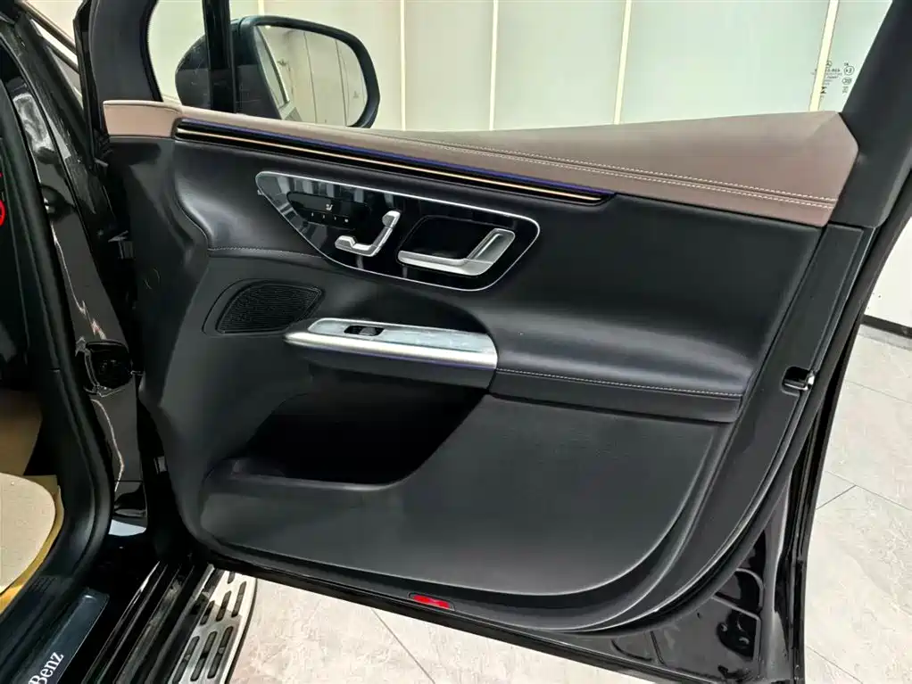 Mercedes-Benz EQE SUV 2025 — фото 10