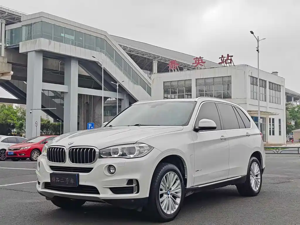 BMW X5 2018 — фото 1