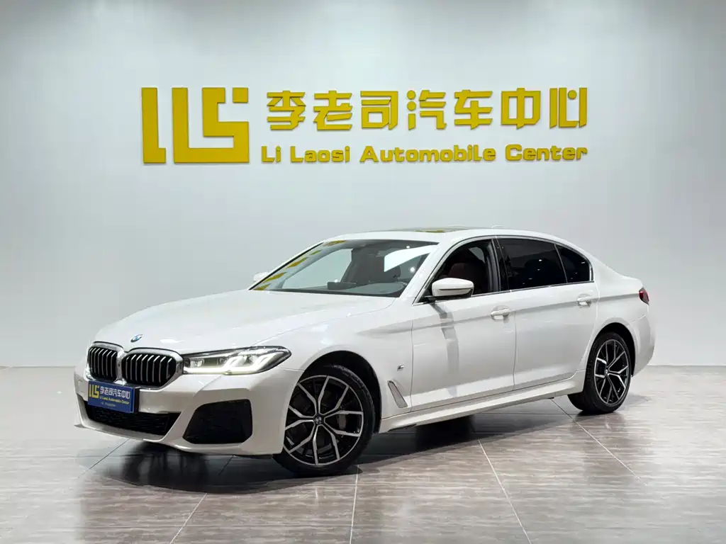 BMW 5 Series 2023 — фото 1