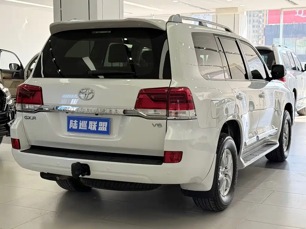 Toyota Land Cruiser 2020 — фото 17