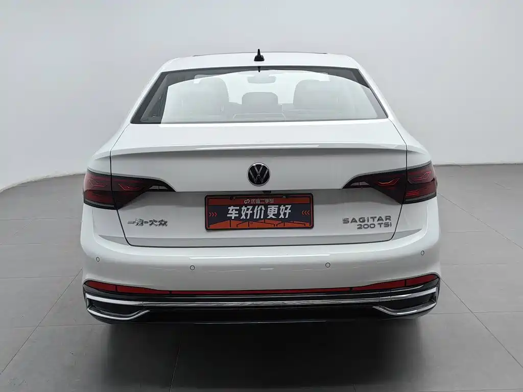 Volkswagen Sagitar 2022