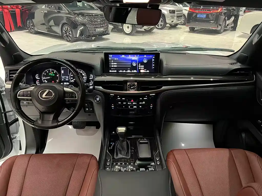 Lexus LX 2020 — фото 11