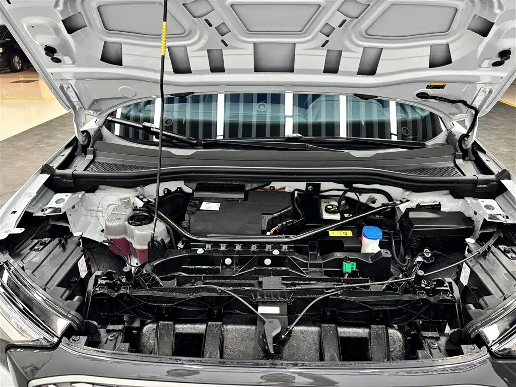 Audi Q4 e-tron 2024 — фото 14