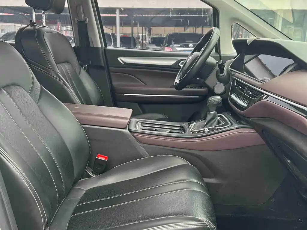 GAC Motor Trumpchi M6 2023 — фото 7