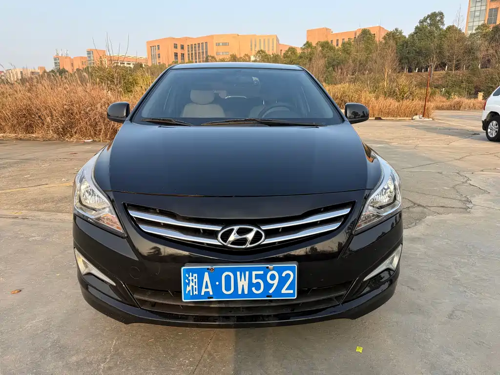 Hyundai Verna 2015 — фото 2