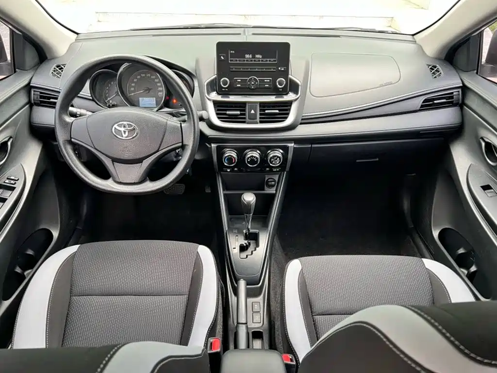 Toyota Yaris L 2021 — фото 14