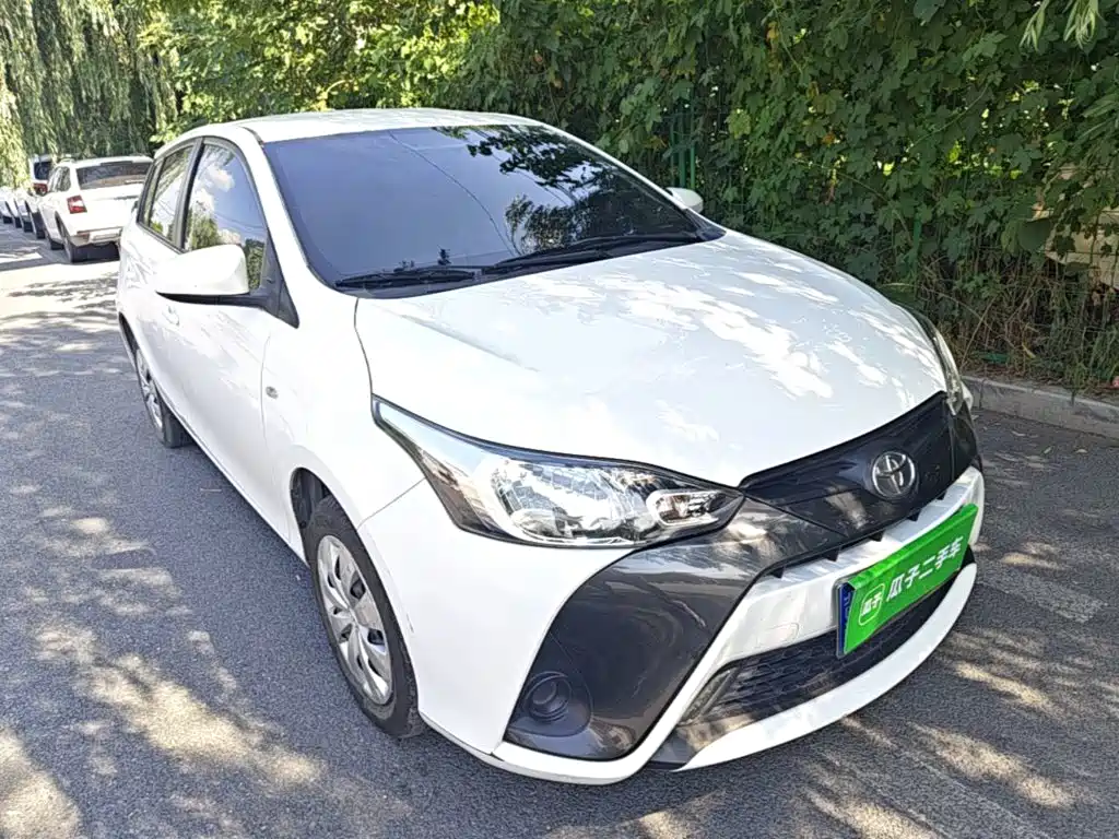Toyota Yaris L 2022