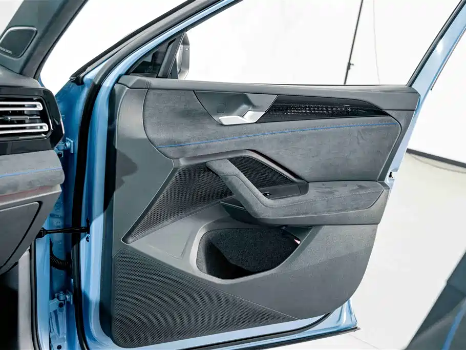 Volkswagen Tiguan L 2024 — фото 15