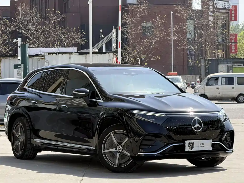 Mercedes-Benz EQS SUV 2023 — фото 3
