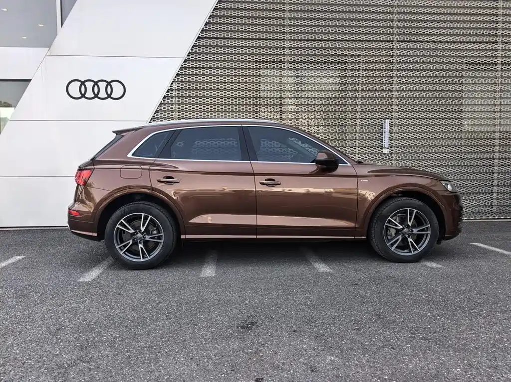Audi Q5L 2019 — фото 3