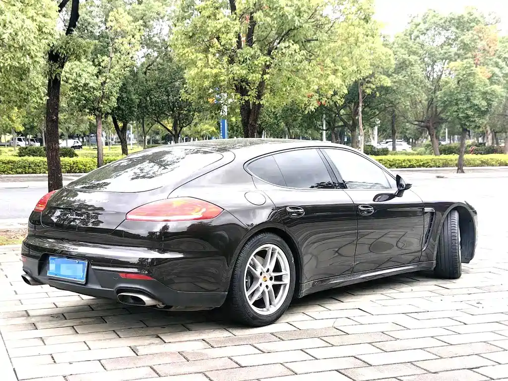 Porsche Panamera 2017 — фото 9
