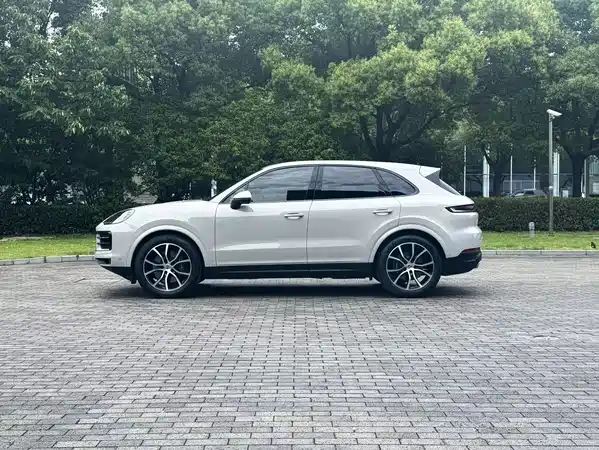 Porsche Cayenne 2024