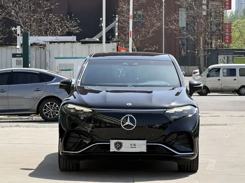 Mercedes-Benz EQS SUV 2023 — фото 2