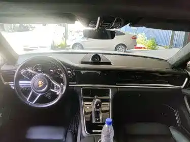 Porsche Panamera 2021