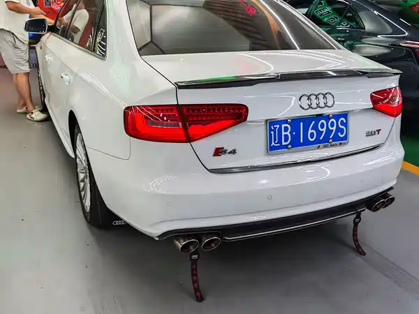 Audi A4L 2014