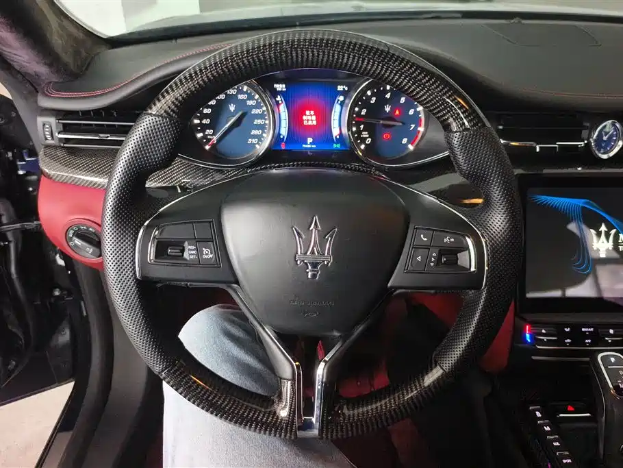 Maserati Quattroporte 2014 — фото 15