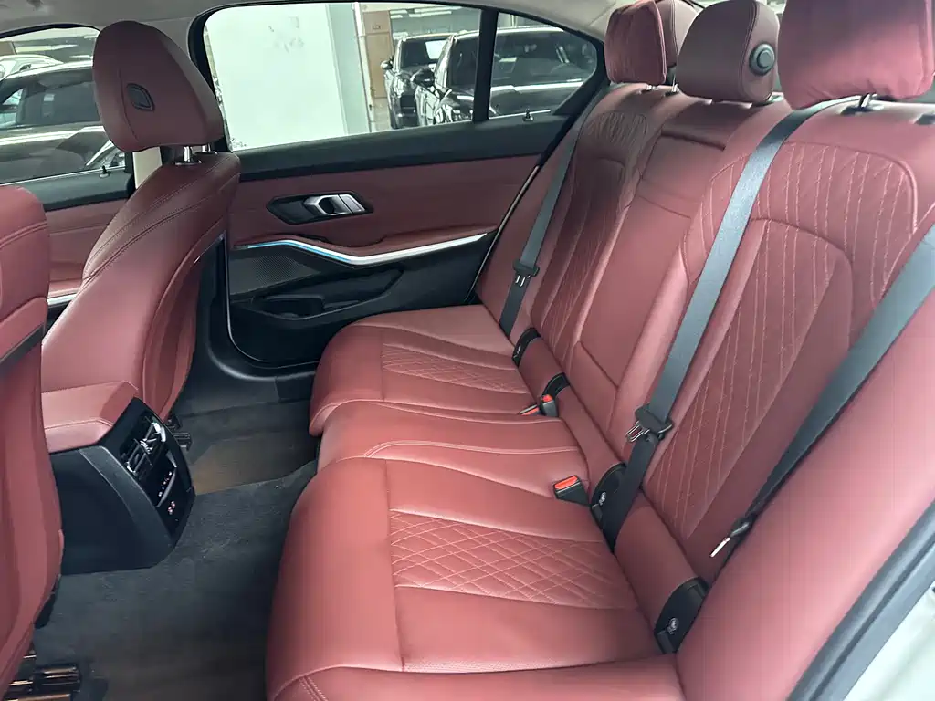 BMW 3 Series 2023 — фото 13