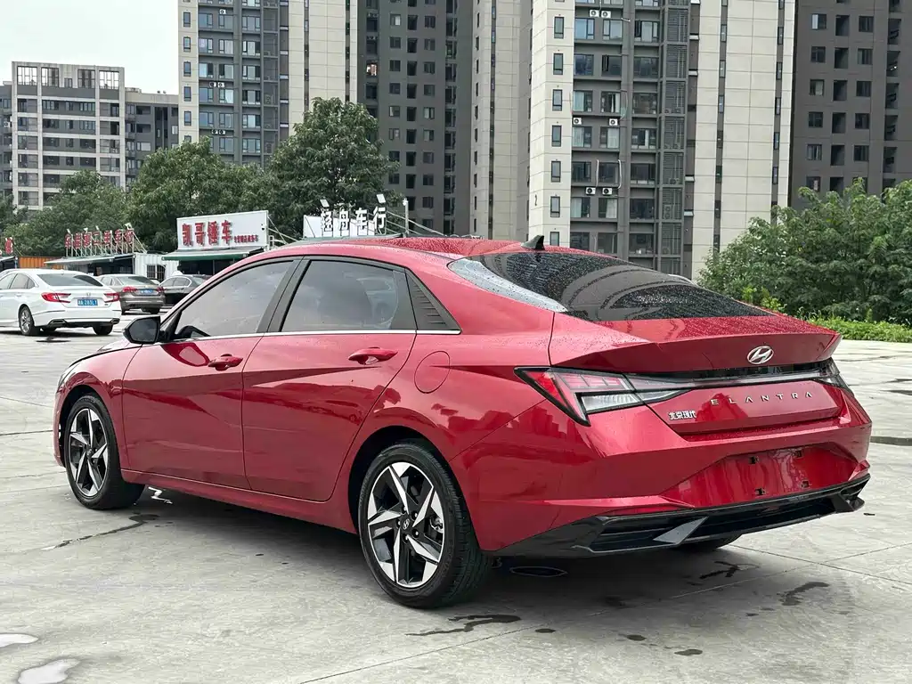 Hyundai Elantra 2022