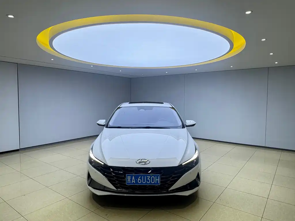 Hyundai Elantra 2022