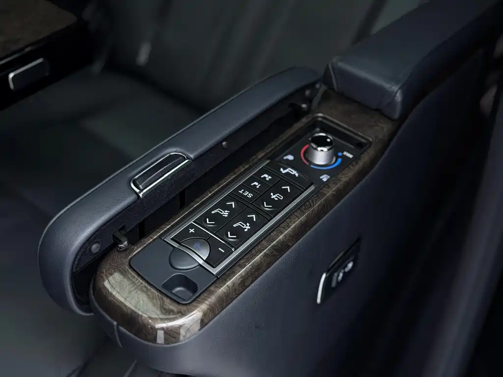 Toyota Vellfire 2020 — фото 14