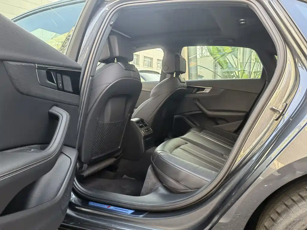 Audi A4L 2023