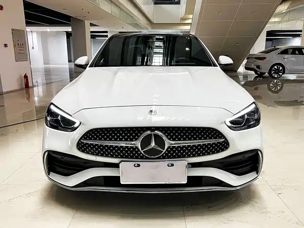 Mercedes-Benz C-Class 2024