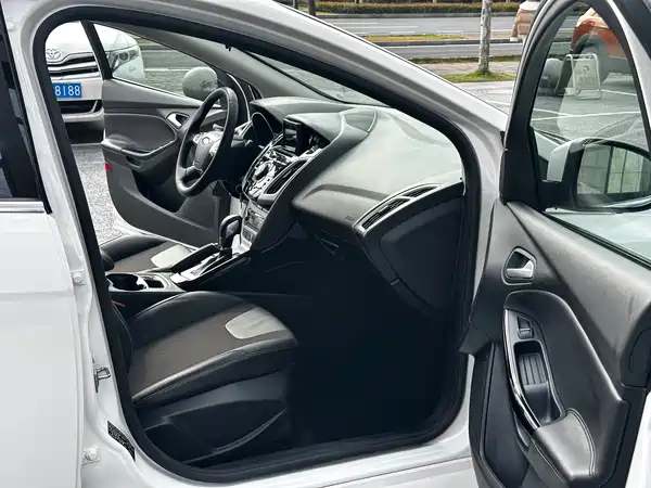 Ford Focus 2012