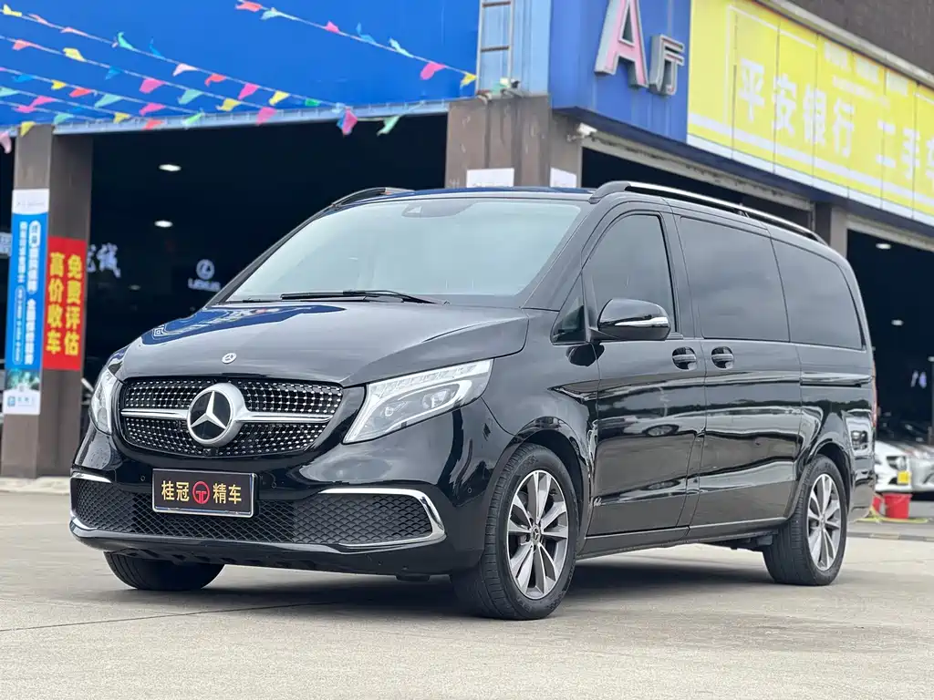 Mercedes-Benz V-Class 2022 — фото 2