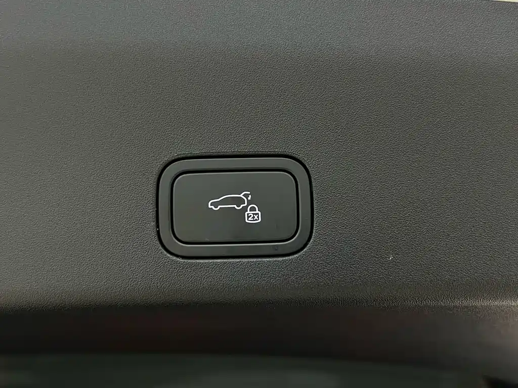 Li Auto i6 2025 — фото 25