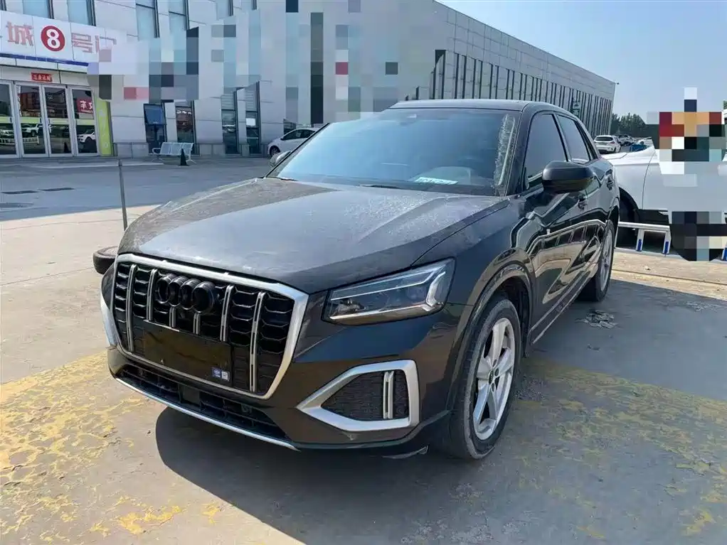 Audi Q2L 2023 — фото 1