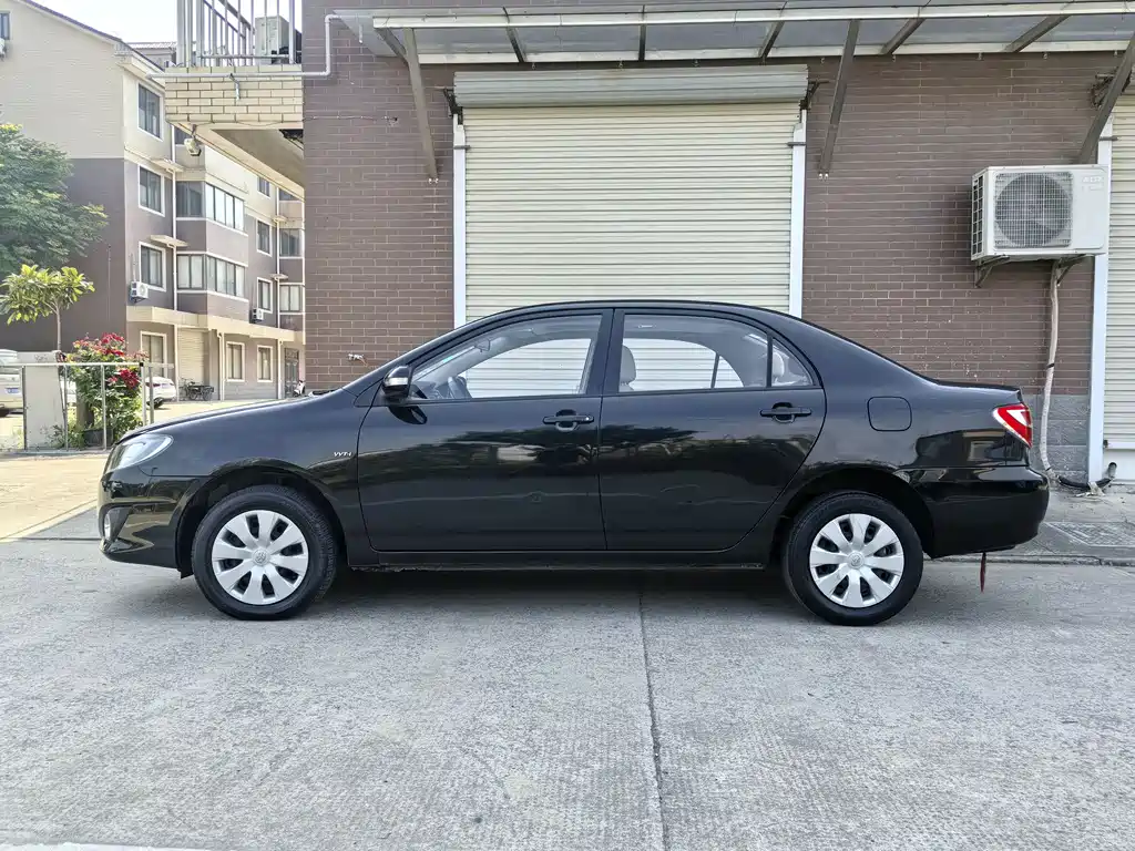 Toyota Corolla 2015 — фото 4