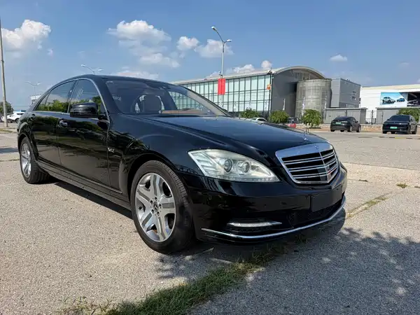 Mercedes-Benz S-Class 2010