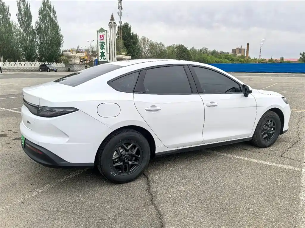 BYD Seal 05 DM-i 2025 — фото 9