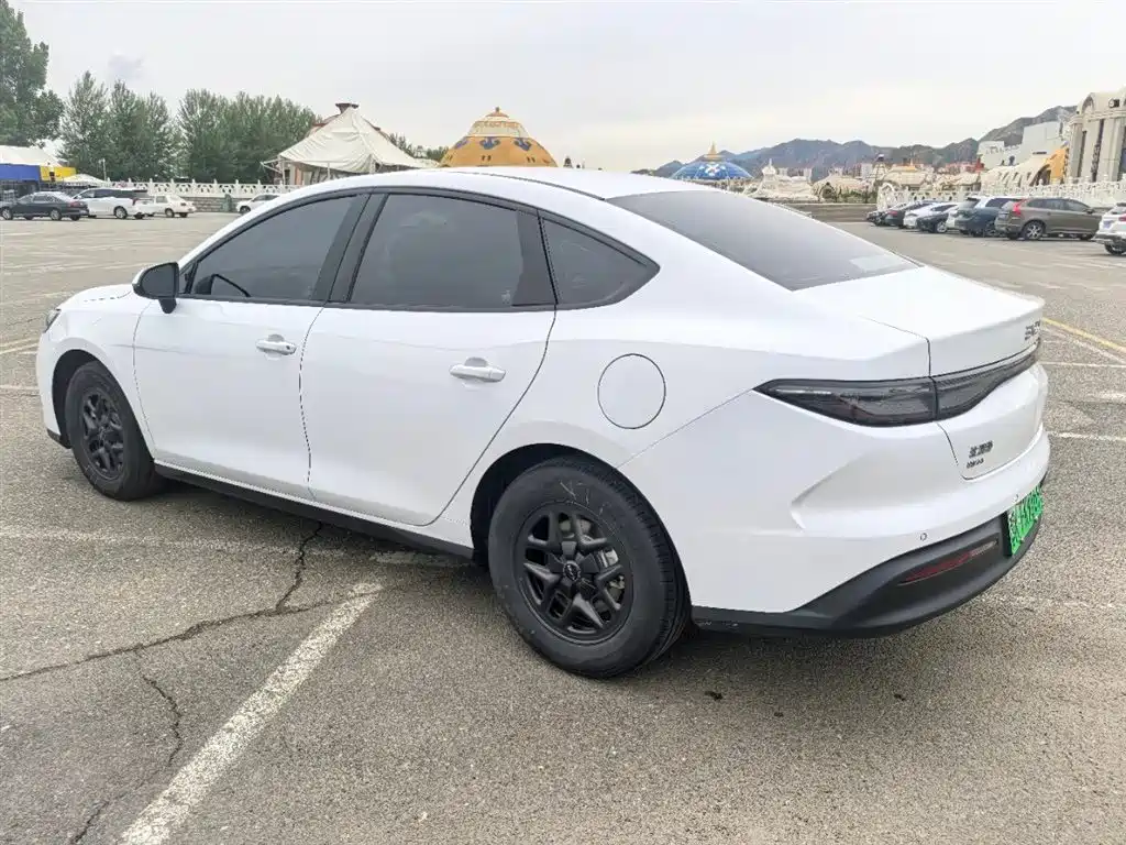 BYD Seal 05 DM-i 2025 — фото 7