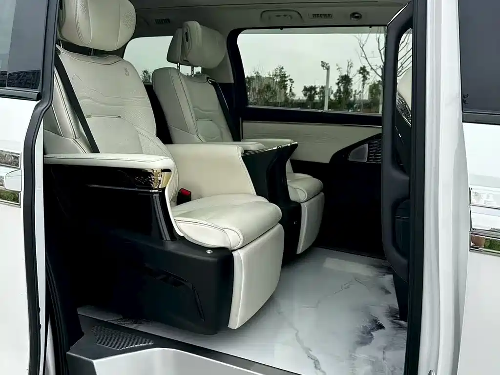 GAC Motor Trumpchi E9 2023 — фото 3
