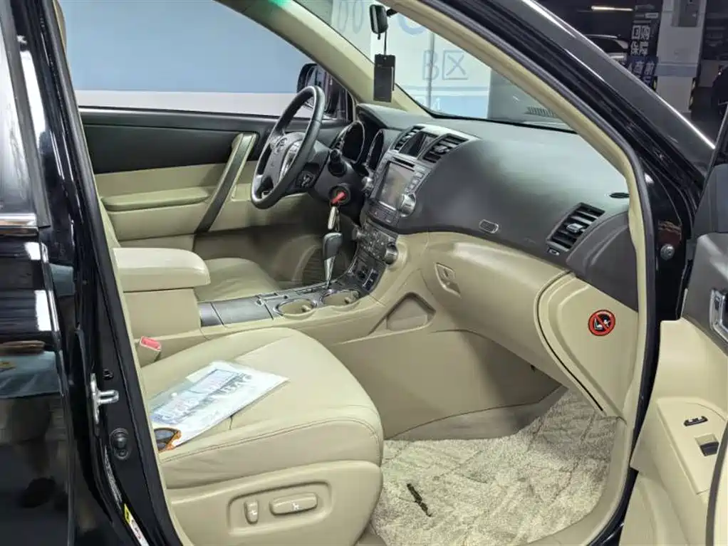 Toyota Highlander 2010 — фото 14