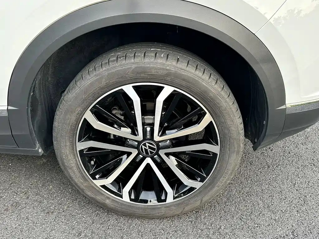 Volkswagen T-Roc 2023 — фото 14