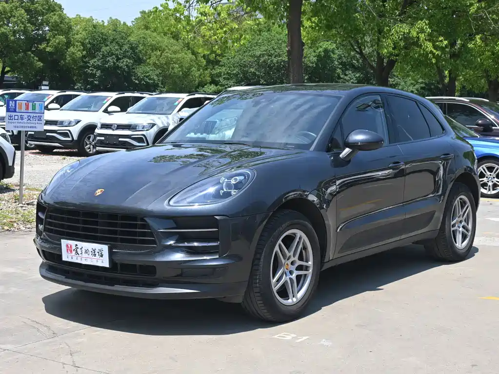 Porsche Macan 2019 — фото 1