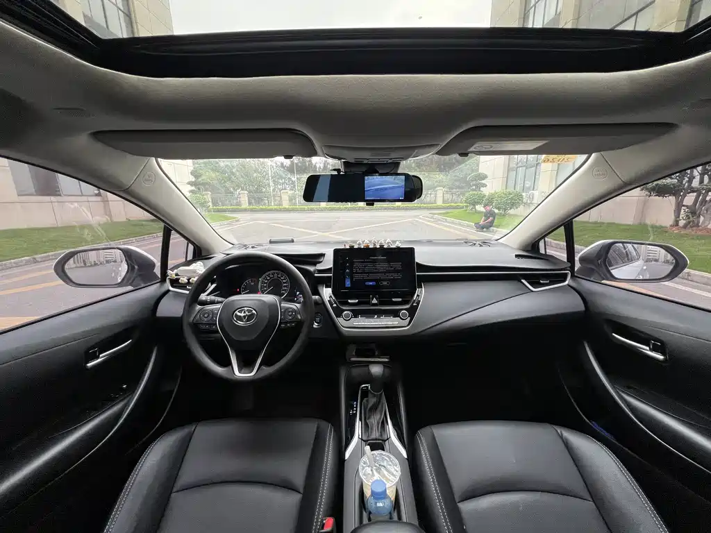 Toyota Corolla 2024 — фото 8