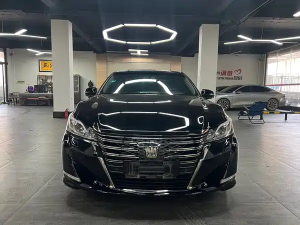 Toyota Crown 2018