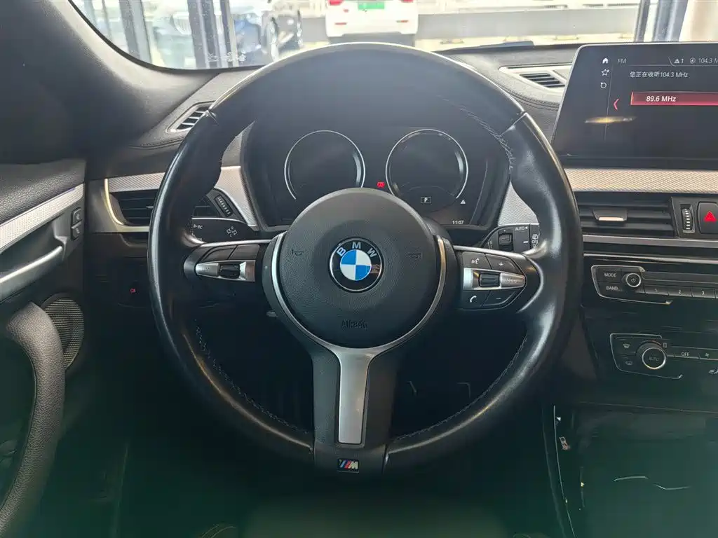 BMW X2 2022 — фото 9