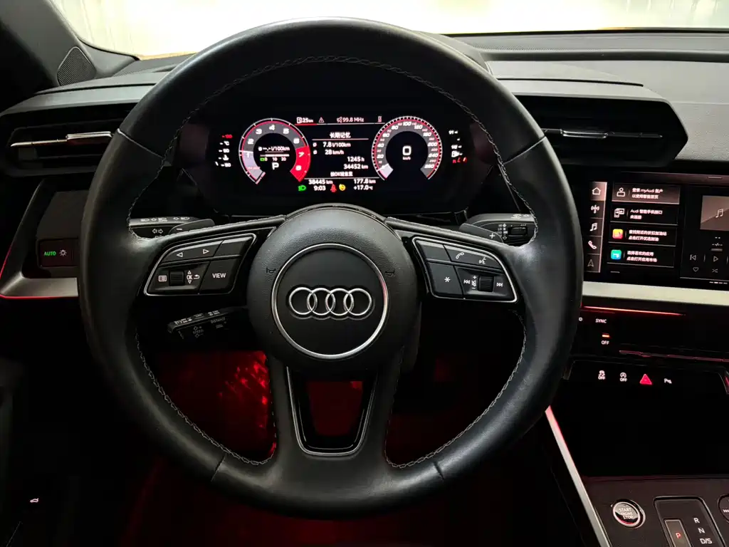 Audi A3 2023 — фото 13