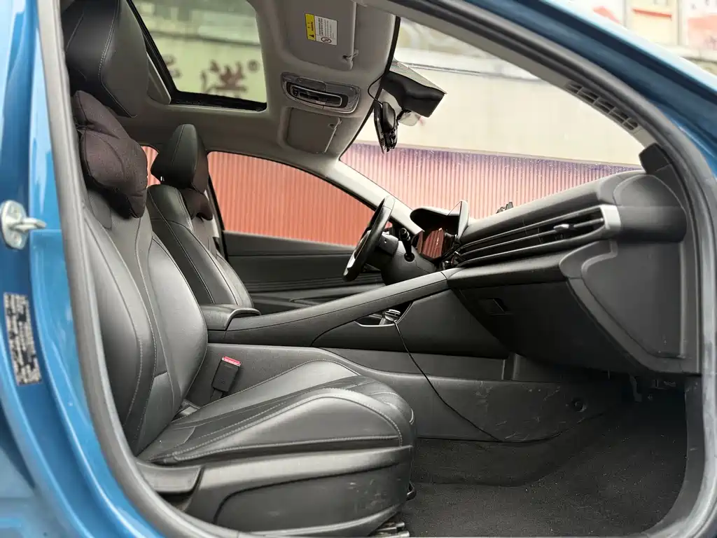 Hyundai Elantra 2021 — фото 10