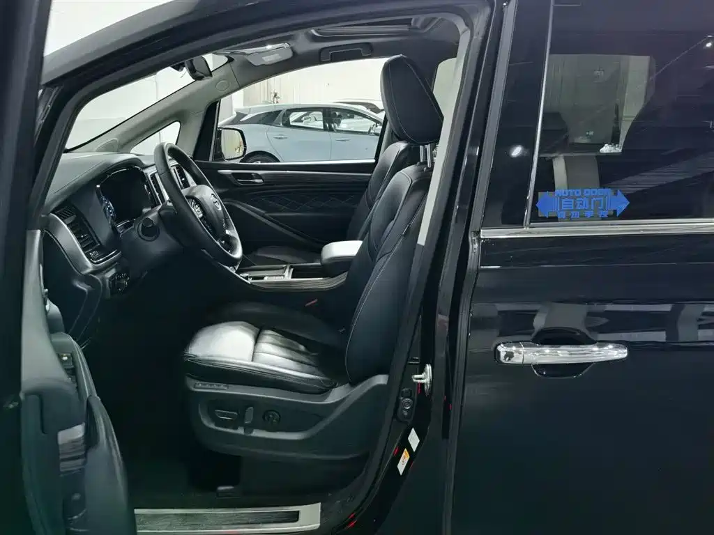 GAC Motor Trumpchi M8 2020 — фото 10