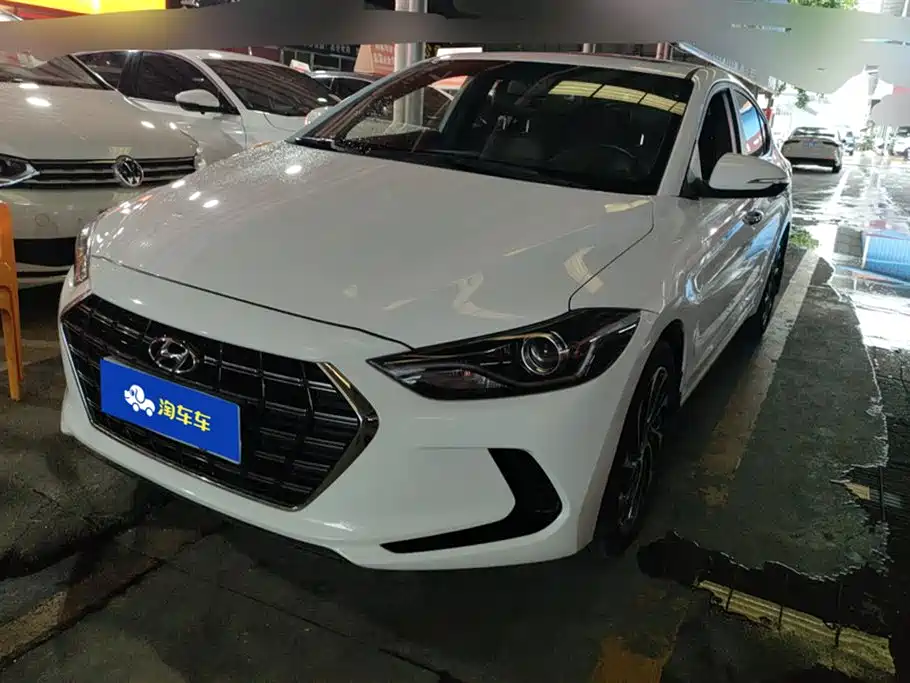 Hyundai Elantra 2020 — фото 1