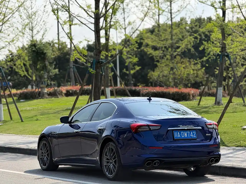 Maserati Ghibli 2021 — фото 9