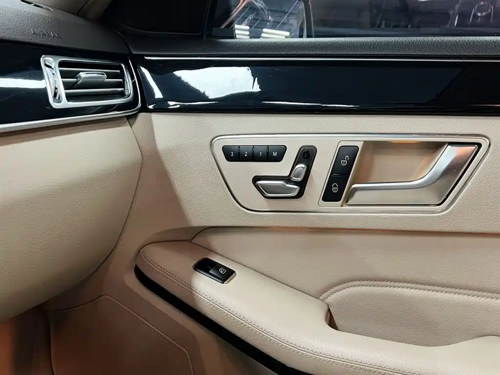 Mercedes-Benz E-Class 2015 — фото 13