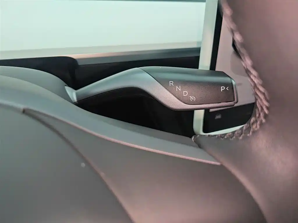Tesla Model Y 2023 — фото 14