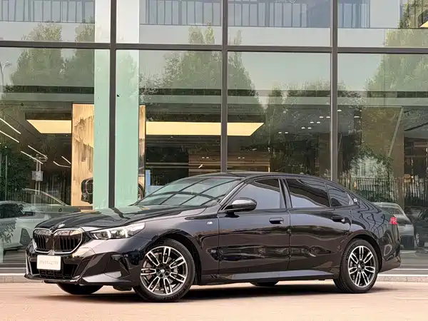 BMW 5 Series 2025