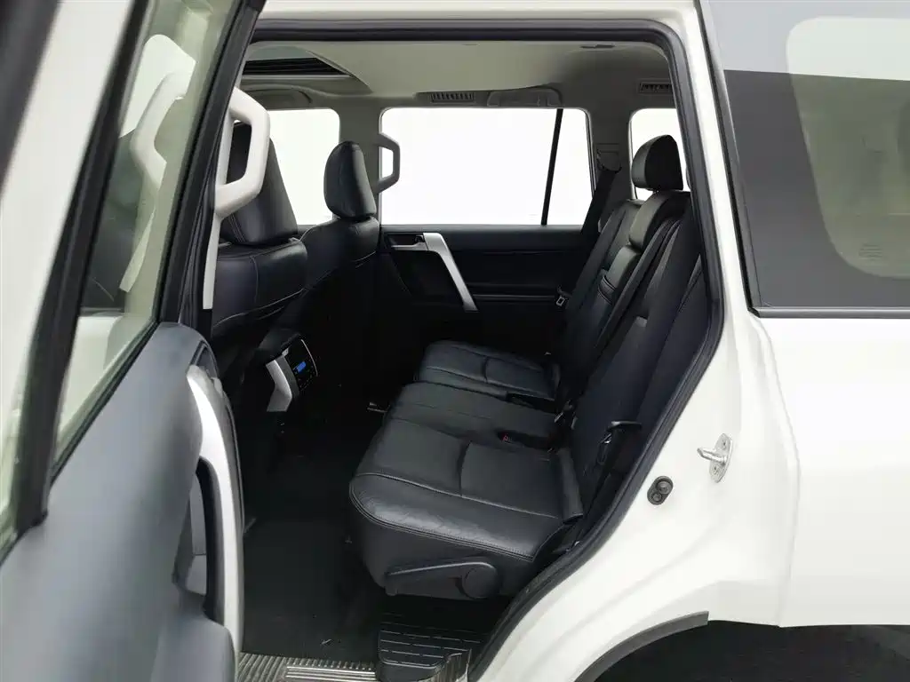 Toyota Prado 2020 — фото 15